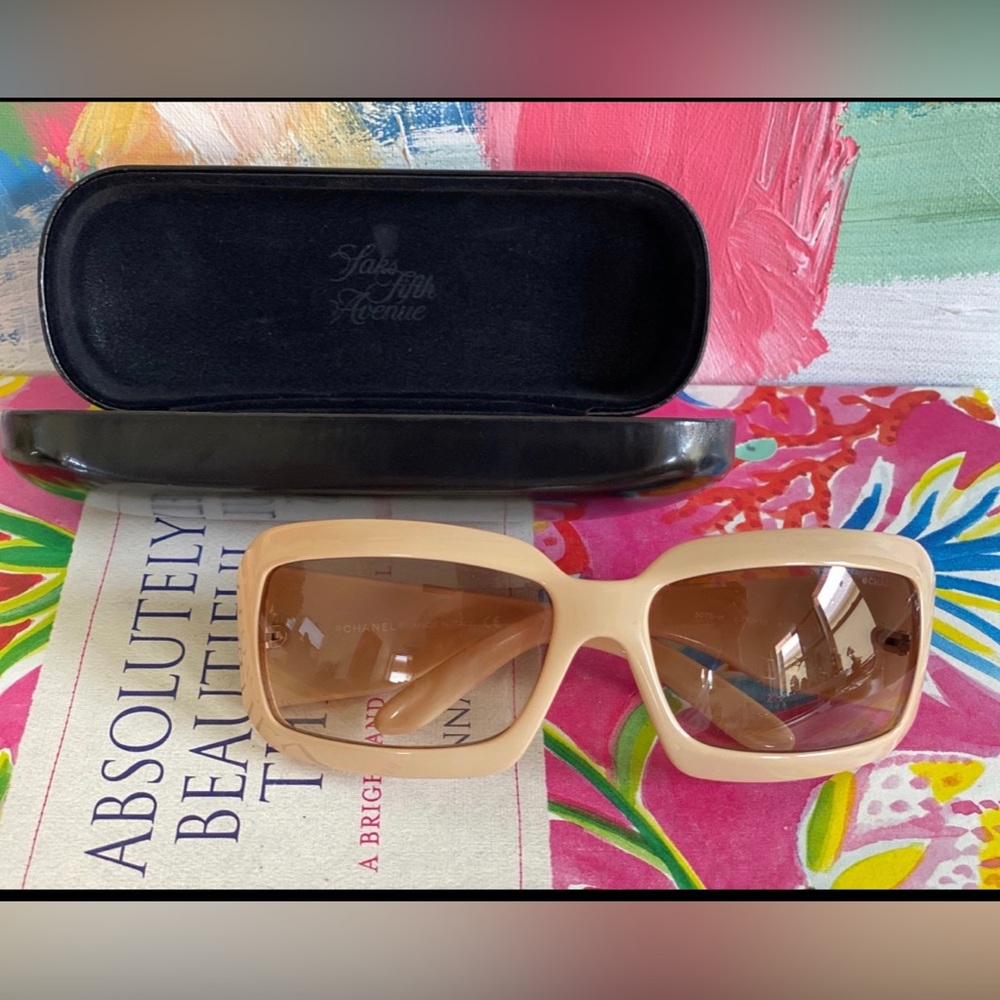 Vintage Chanel 5076H Cream Oversized Frame Sunglasses Made In Italy Y2K